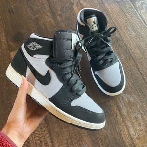 AIR JORDAN 1 RETRO HIGH (GS) WOLF GREY/WHITE-BLACK